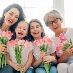 Mujeres fuertes y niñez valiente