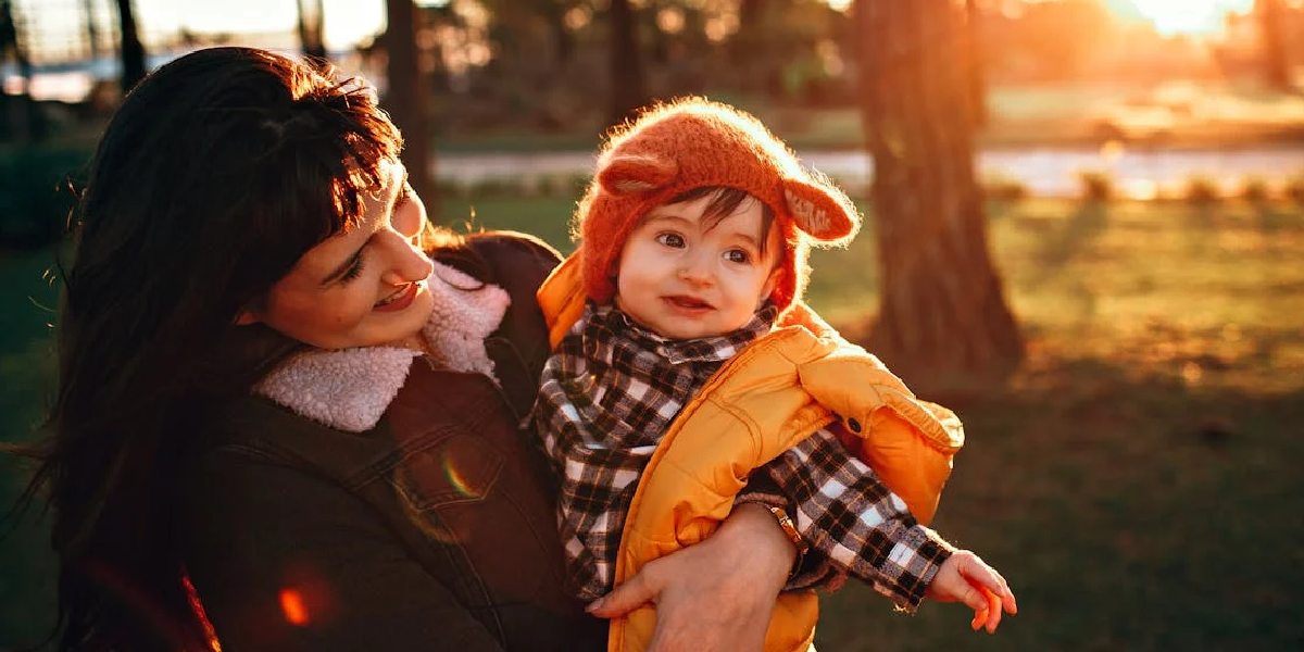 Caminante sí hay camino; se hace camino al amar